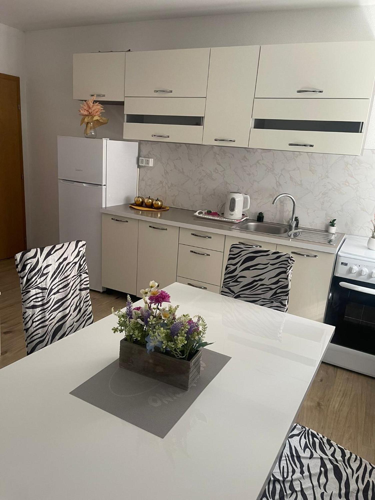 Apartmani Zuti Neum Exterior foto